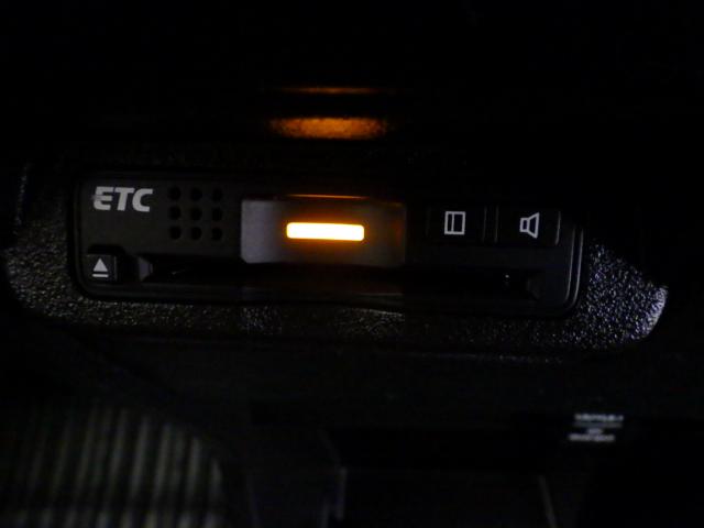 フリードハイブリッド ジャストセレクション 禁煙車 2列目ベンチシート(7人乗り) ディスチャージヘッドライト 両側PSD スマートキー クルーズコントロール ディスプレーオーディオ リアカメラ ドラレコ セキュリティー 横滑り防止機能 記録簿(5枚目)