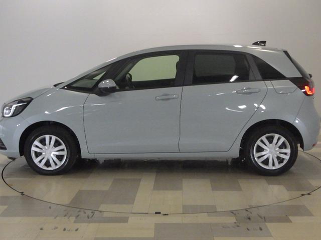 フィット e:HEVホーム 禁煙車 元デモカー ホンダコネクトナビ リアカメラ ETC ドラレコ 前後誤発進抑制機能 クリソナ 助手席エアバッグ 運転席エアバッグ 1オナ アイドリングストップ LEDライト USB接続 ABS(22枚目)
