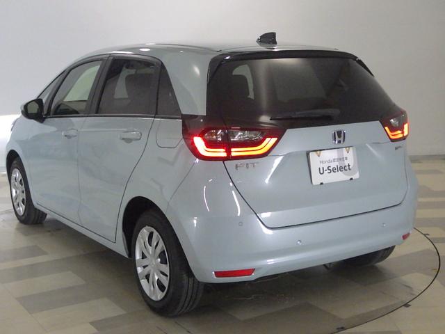 フィット e:HEVホーム 禁煙車 元デモカー ホンダコネクトナビ リアカメラ ETC ドラレコ 前後誤発進抑制機能 クリソナ 助手席エアバッグ 運転席エアバッグ 1オナ アイドリングストップ LEDライト USB接続 ABS(23枚目)