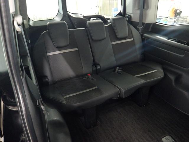 ３列目も必要十分な空間を確保しています☆ご家族・仲間同士でロングドライブも楽しめますね♪