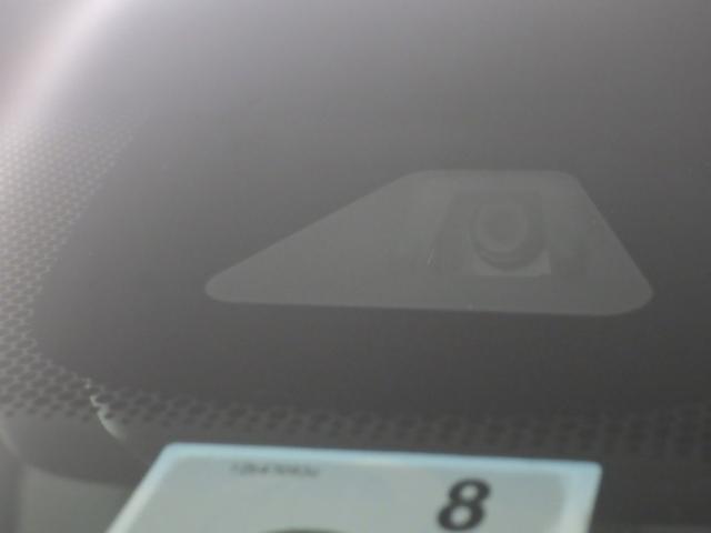 ステップワゴンスパーダ スパーダ・クールスピリットホンダセンシング　禁煙車　ワンオーナー　９インチナビ＋リアカメラ　ＥＴＣ　運転席＆助手席シートヒーター　トリプルゾーンコントロールフルオートエアコン　１７インチアルミホイール　サイドエアバック　スマートキ　バックモニタ（11枚目）