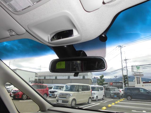 フリードハイブリッド ハイブリッド・Ｇホンダセンシング　軽減ブレーキ　キーフリーシステム　ワンセグＴＶ　記録簿　ＥＣＯＮ　禁煙　後カメラ　Ａクルーズ　ＬＥＤヘッドランプ　横滑防止　パワーウインドウ　３列シート　ＵＳＢ（12枚目）