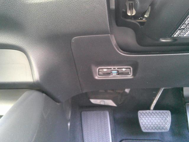 フィット e:HEVホーム 前後誤発進抑制機能 助手席エアバッグ 運転席エアバッグ アイドリングストップ 禁煙 LEDライト USB接続 バックカメラ ABS サイドエアバッグ オートクルーズコントロール(12枚目)