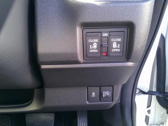 Ｎ－ＢＯＸカスタム ターボ　当社レントアップ車　イモビライザー　衝突被害軽減　禁煙　キーフリー　ＥＳＣ　パワステ　両席エアバック　サイドエアバッグ　ターボ車　ＵＳＢ接続　Ａライト　スマキー　Ｂカメ　パワーウィンドウ　ＥＴＣ（7枚目）