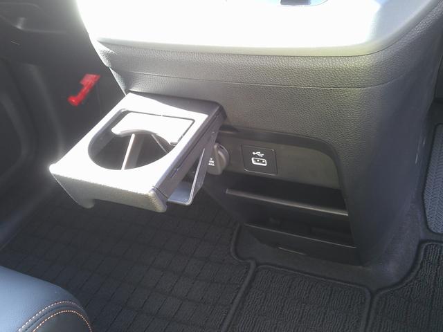 フリード クロスター　当社デモカー使用車　ＥＣＯＮモード　地デジフルセグ　両側電動パワースライドドア　後カメラ　禁煙車両　ドラレコ　ＵＳＢ　盗難防止システム　ＬＥＤヘッドランプ　エアコン　ＥＳＣ　オートクルーズコントロール（14枚目）