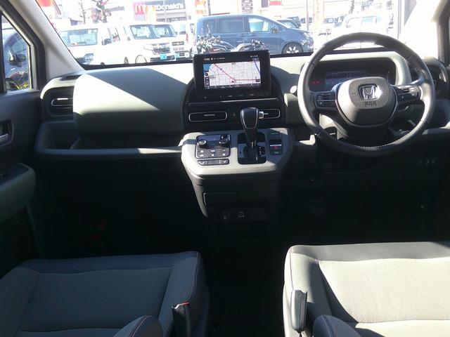 フリード クロスター　当社デモカー使用車　ＥＣＯＮモード　地デジフルセグ　両側電動パワースライドドア　後カメラ　禁煙車両　ドラレコ　ＵＳＢ　盗難防止システム　ＬＥＤヘッドランプ　エアコン　ＥＳＣ　オートクルーズコントロール（20枚目）