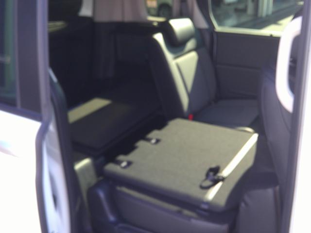 フリード クロスター　当社デモカー使用車　ＥＣＯＮモード　地デジフルセグ　両側電動パワースライドドア　後カメラ　禁煙車両　ドラレコ　ＵＳＢ　盗難防止システム　ＬＥＤヘッドランプ　エアコン　ＥＳＣ　オートクルーズコントロール（22枚目）