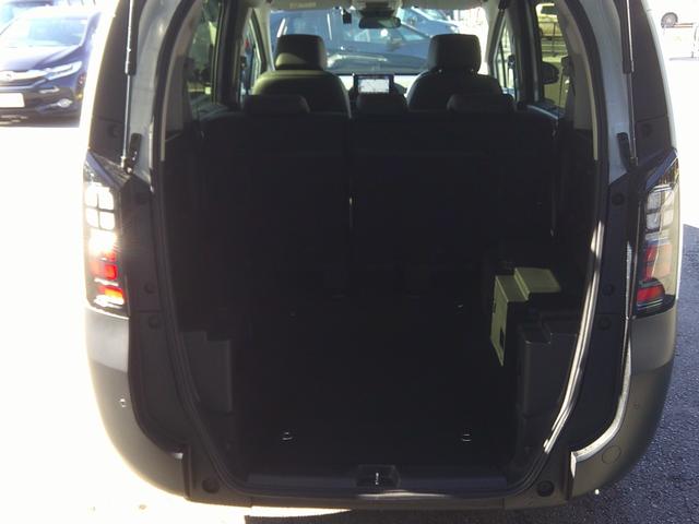 フリード クロスター　当社デモカー使用車　ＥＣＯＮモード　地デジフルセグ　両側電動パワースライドドア　後カメラ　禁煙車両　ドラレコ　ＵＳＢ　盗難防止システム　ＬＥＤヘッドランプ　エアコン　ＥＳＣ　オートクルーズコントロール（24枚目）