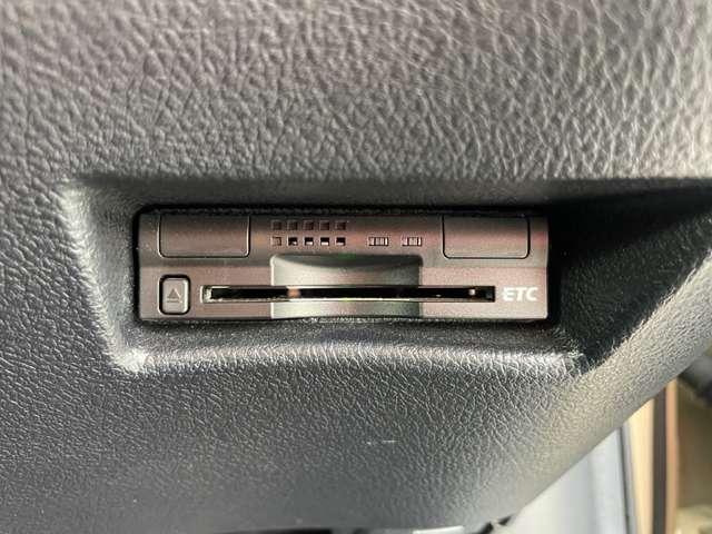 シエンタ ハイブリッド　ファンベースＧ　ワンオーナー／禁煙車／セーフティーセンス／クルーズコントロール／ＥＴＣ／スマートキー／ドライブレコーダー／純正フルセグ地デジナビ／Ｂｌｕｅｔｏｏｔｈ／バックカメラ／シートヒーター／横滑り防止装置／（9枚目）