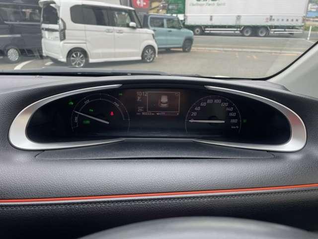 シエンタ ハイブリッド　ファンベースＧ　ワンオーナー／禁煙車／セーフティーセンス／クルーズコントロール／ＥＴＣ／スマートキー／ドライブレコーダー／純正フルセグ地デジナビ／Ｂｌｕｅｔｏｏｔｈ／バックカメラ／シートヒーター／横滑り防止装置／（13枚目）