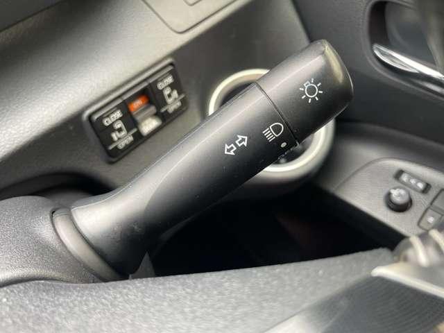 シエンタ ハイブリッド　ファンベースＧ　ワンオーナー／禁煙車／セーフティーセンス／クルーズコントロール／ＥＴＣ／スマートキー／ドライブレコーダー／純正フルセグ地デジナビ／Ｂｌｕｅｔｏｏｔｈ／バックカメラ／シートヒーター／横滑り防止装置／（14枚目）