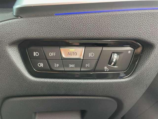 3シリーズ 320d xDriveツーリング Mスポーツ 4WD 4WD!禁煙車!衝突被害軽減ブレーキ!Aクルコン!純正HDDナビ!Bカメラ!BT!フルセグTV!パワーシート!ETC!シートヒーター!スマートキー!キーレス!LEDライト!ルーフレール!純正18AW!(11枚目)