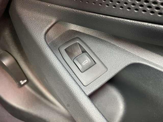 3シリーズ 320d xDriveツーリング Mスポーツ 4WD 4WD!禁煙車!衝突被害軽減ブレーキ!Aクルコン!純正HDDナビ!Bカメラ!BT!フルセグTV!パワーシート!ETC!シートヒーター!スマートキー!キーレス!LEDライト!ルーフレール!純正18AW!(13枚目)