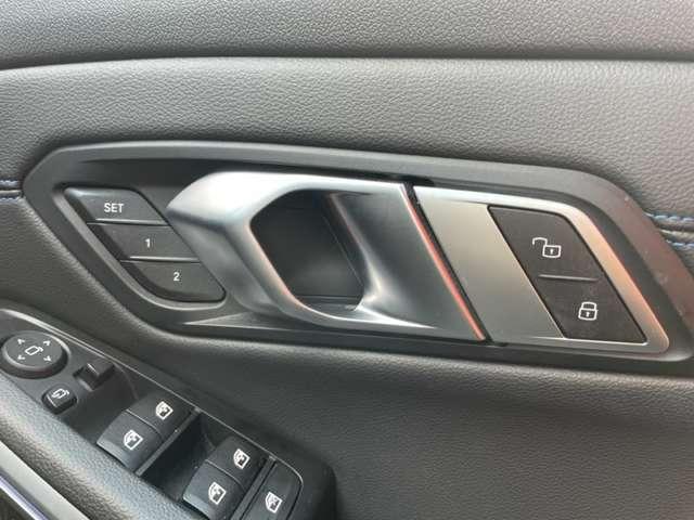 3シリーズ 320d xDriveツーリング Mスポーツ 4WD 4WD!禁煙車!衝突被害軽減ブレーキ!Aクルコン!純正HDDナビ!Bカメラ!BT!フルセグTV!パワーシート!ETC!シートヒーター!スマートキー!キーレス!LEDライト!ルーフレール!純正18AW!(26枚目)