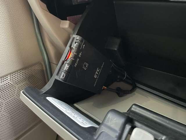 ＮＶ１００クリッパーリオ Ｅ　４ＷＤ　１オーナー！４ＷＤ！禁煙車！衝突被害軽減ブレーキ！純正ナビ！バックカメラ！ＢＴ！フルセグＴＶ！ＥＴＣ！左側電動スライドドア！オートライト！シートヒーター！スマートキー＆プッシュスタート！純正１４ＡＷ！（11枚目）