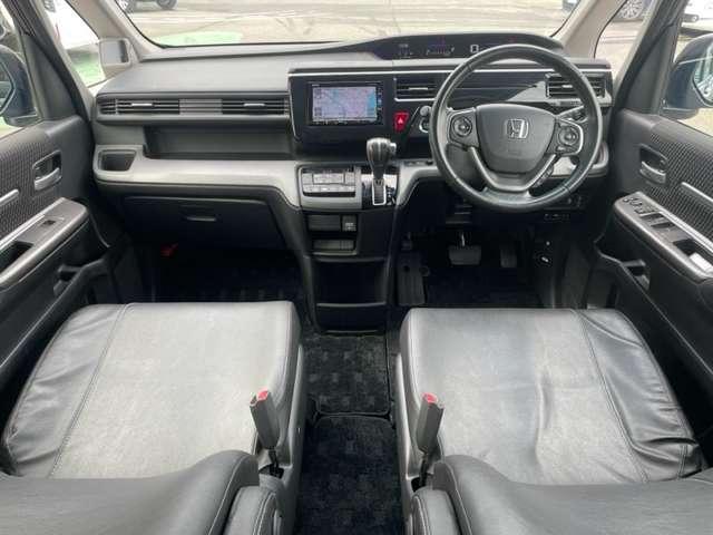 ステップワゴンスパーダ スパーダ　ホンダセンシング　１オーナー！禁煙車！衝突被害軽減ブレーキ！後席モニター！両側Ｐスライドドア！純正ナビ！バックカメラ！フルセグＴＶ！ＥＴＣ！オートライト！スマートキー＆プッシュスタート！わくわくゲート！純正１６ＡＷ！（4枚目）