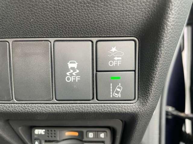 ステップワゴンスパーダ スパーダ　ホンダセンシング　１オーナー！禁煙車！衝突被害軽減ブレーキ！後席モニター！両側Ｐスライドドア！純正ナビ！バックカメラ！フルセグＴＶ！ＥＴＣ！オートライト！スマートキー＆プッシュスタート！わくわくゲート！純正１６ＡＷ！（7枚目）