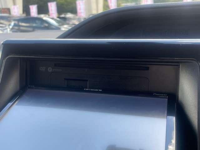 ヴォクシー Ｖ　禁煙車／スマキー／フルセグ／後席Ｍ／ＥＴＣ／ドラレコ／オートＨビーム／バックカメラ／両側電スラ／３列シート／クルコン／レーンキープ／ＬＥＤ／フォグ／純正１５インチＡＷ（10枚目）