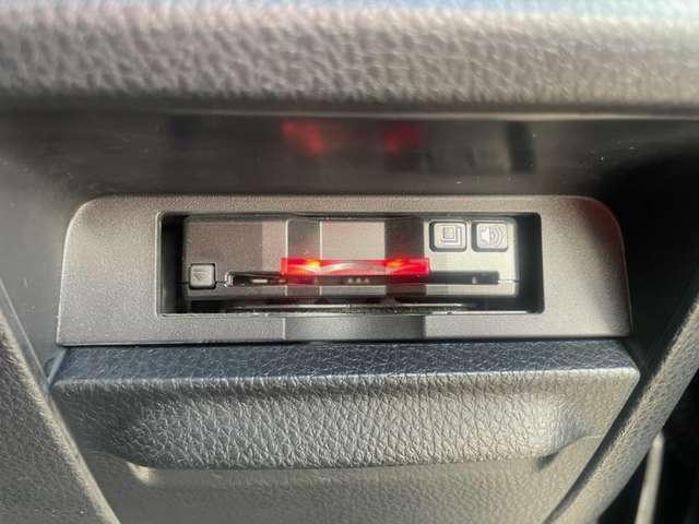 ヴォクシー Ｖ　禁煙車／スマキー／フルセグ／後席Ｍ／ＥＴＣ／ドラレコ／オートＨビーム／バックカメラ／両側電スラ／３列シート／クルコン／レーンキープ／ＬＥＤ／フォグ／純正１５インチＡＷ（11枚目）