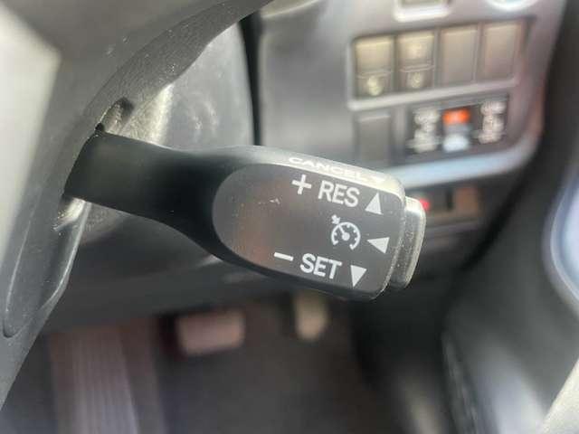 ヴォクシー Ｖ　禁煙車／スマキー／フルセグ／後席Ｍ／ＥＴＣ／ドラレコ／オートＨビーム／バックカメラ／両側電スラ／３列シート／クルコン／レーンキープ／ＬＥＤ／フォグ／純正１５インチＡＷ（14枚目）