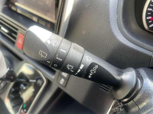 ヴォクシー Ｖ　禁煙車／スマキー／フルセグ／後席Ｍ／ＥＴＣ／ドラレコ／オートＨビーム／バックカメラ／両側電スラ／３列シート／クルコン／レーンキープ／ＬＥＤ／フォグ／純正１５インチＡＷ（18枚目）