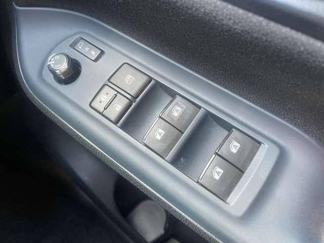 ヴォクシー Ｖ　禁煙車／スマキー／フルセグ／後席Ｍ／ＥＴＣ／ドラレコ／オートＨビーム／バックカメラ／両側電スラ／３列シート／クルコン／レーンキープ／ＬＥＤ／フォグ／純正１５インチＡＷ（25枚目）