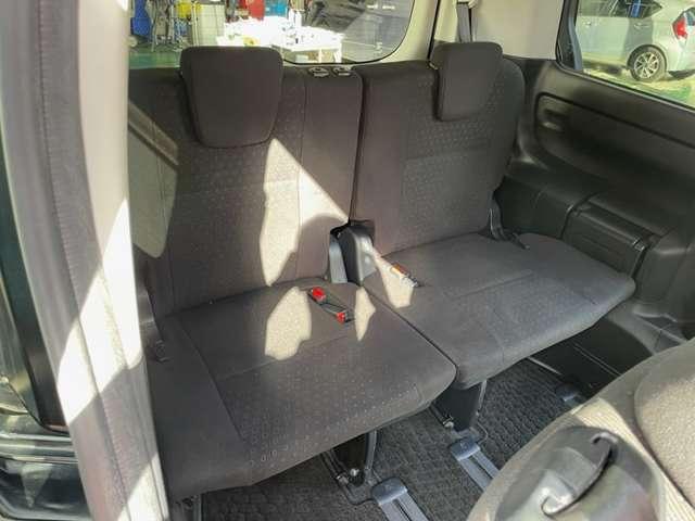 ヴォクシー Ｖ　禁煙車／スマキー／フルセグ／後席Ｍ／ＥＴＣ／ドラレコ／オートＨビーム／バックカメラ／両側電スラ／３列シート／クルコン／レーンキープ／ＬＥＤ／フォグ／純正１５インチＡＷ（31枚目）