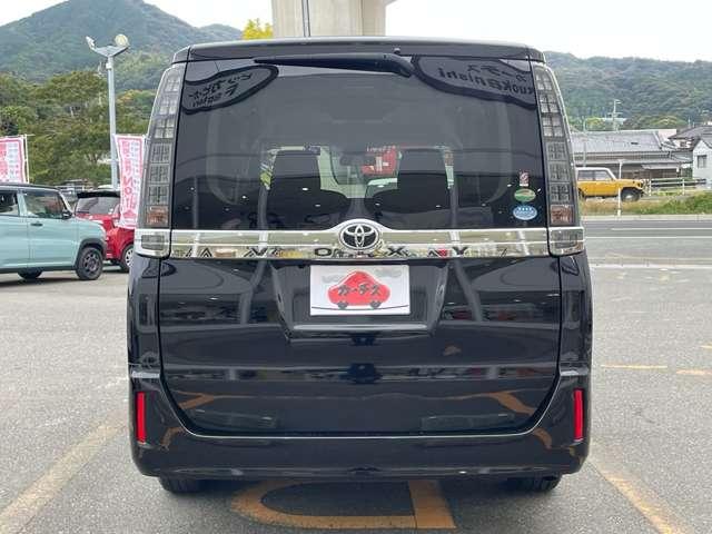 ヴォクシー Ｖ　禁煙車／スマキー／フルセグ／後席Ｍ／ＥＴＣ／ドラレコ／オートＨビーム／バックカメラ／両側電スラ／３列シート／クルコン／レーンキープ／ＬＥＤ／フォグ／純正１５インチＡＷ（38枚目）