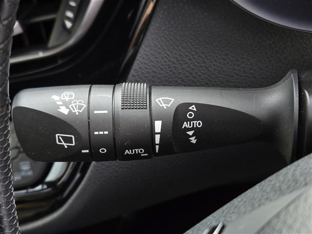 Ｃ－ＨＲ Ｇ　ＴＥＩＮダウンサス　社外リアスポイラー　社外ウィンカー／テールランプ　前後純正ドライブレコーダー　モデリスタエアロ　シート／ハンドルカバー　社外９インチナビ　クルーズコントロール（9枚目）