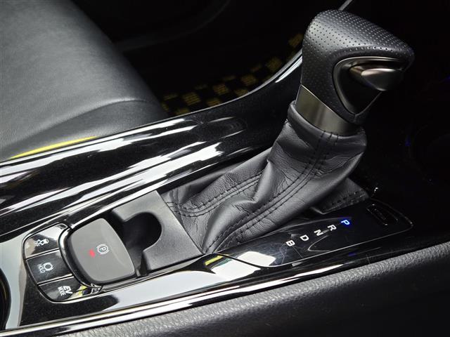 Ｃ－ＨＲ Ｇ　ＴＥＩＮダウンサス　社外リアスポイラー　社外ウィンカー／テールランプ　前後純正ドライブレコーダー　モデリスタエアロ　シート／ハンドルカバー　社外９インチナビ　クルーズコントロール（17枚目）