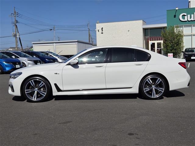 ７シリーズ ７５０ｉ　Ｍスポーツ　ムーンルーフ　パーキングアシスト　リモートパーキング　Ｄ＋Ｎ席シートヒーター／エアシート　パドルシフト　ＭＴモード付きＡＴ　ＢＭＷレーザーライト　Ｈａｒｍａｎ　Ｋａｒｄｏｎスピーカー　全方位モニター（32枚目）