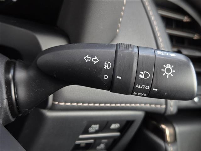 アルファードハイブリッド Z ユニバーサルステップ 13.2インチ後席フリップダウンモニター 純正ドライブレコーダー 左右独立ムーンルーフ 全席シートヒーター 全席ベンチレーション 全席パワーシート パノラミックビューモニター(7枚目)