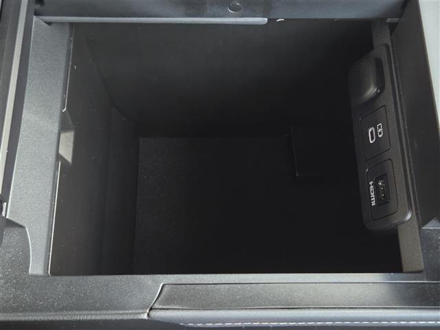 アルファードハイブリッド Z ユニバーサルステップ 13.2インチ後席フリップダウンモニター 純正ドライブレコーダー 左右独立ムーンルーフ 全席シートヒーター 全席ベンチレーション 全席パワーシート パノラミックビューモニター(16枚目)