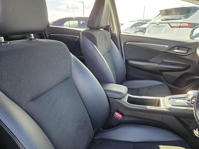 シャトル ハイブリッドZ ストラーダナビ フルセグ バックカメラ ETC クルコン シティブレーキアクティブシステム オートライト 革巻きステアリング パドルシフト シートヒーター シルバールーフレール 禁煙車(8枚目)