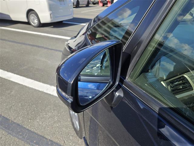 シャトル ハイブリッドZ ストラーダナビ フルセグ バックカメラ ETC クルコン シティブレーキアクティブシステム オートライト 革巻きステアリング パドルシフト シートヒーター シルバールーフレール 禁煙車(32枚目)