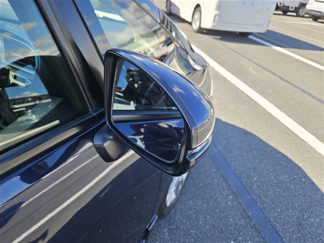 シャトル ハイブリッドZ ストラーダナビ フルセグ バックカメラ ETC クルコン シティブレーキアクティブシステム オートライト 革巻きステアリング パドルシフト シートヒーター シルバールーフレール 禁煙車(33枚目)