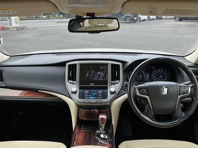 クラウンハイブリッド ロイヤルサルーン　クリアランスソナー　ＨＩＤヘッドランプ　電動チルトステアリング　純正１６インチアルミホイール　Ｄ＋Ｎ席パワーシート　バックカメラ　レーダークルーズ　フルセグＴＶ　ＵＳＢ入力端子　オートライト（36枚目）