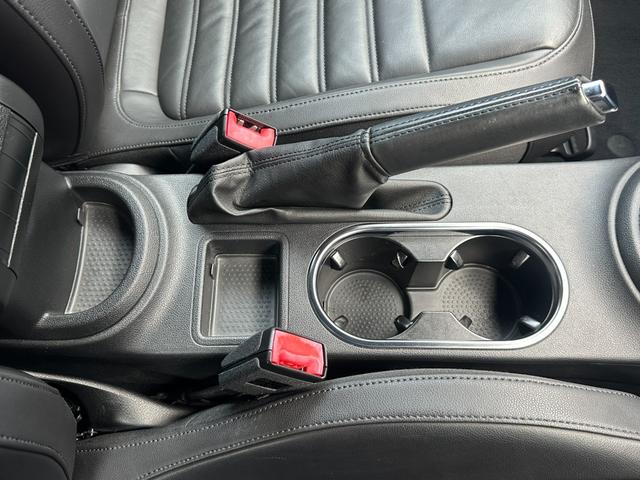 ザ・ビートル デザインレザーパッケージ　ミラータイプＧＰＳ付きレーダー探知機　社外サブウーファー　ビルトインＥＴＣ　社外ＳＤナビ（ＡＶＩＣ－ＣＺ９００）　Ｂｌｕｅｔｏｏｔｈオーディオ　社外前方ドライブレコーダー　Ｄ＋Ｎ席シートヒーター（18枚目）