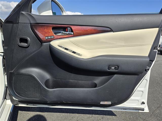 クラウンマジェスタ Fバージョン ムーンルーフ レーダークルーズコントロール ウッドコンビハンドル ビルトインETC 全席シートヒーター 全席パワーシート D+N席シートベンチレーション ステアリングヒーター レザーシート(21枚目)