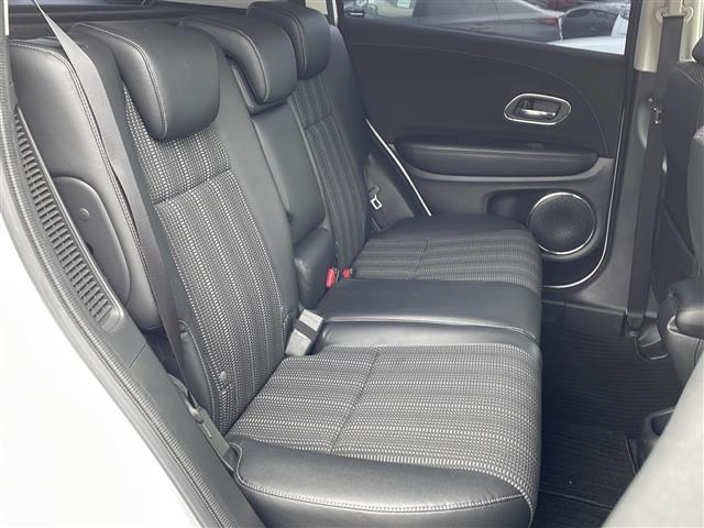 ヴェゼル ハイブリッドZ インターナビ フルセグ バックカメラ Bluetooth ビルトインETC ステアリングスイッチ 前席シートヒーター 前方ドライブレコーダー パドルシフト クルーズコントロール 衝突軽減ブレーキ(9枚目)