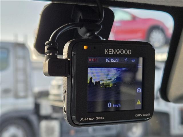 気になる車はすぐにお問い合わせください！画面右側の００６６から始まる無料ダイヤルからお問い合わせ下さい！専門スタッフがお車のご質問にお答えいたします！