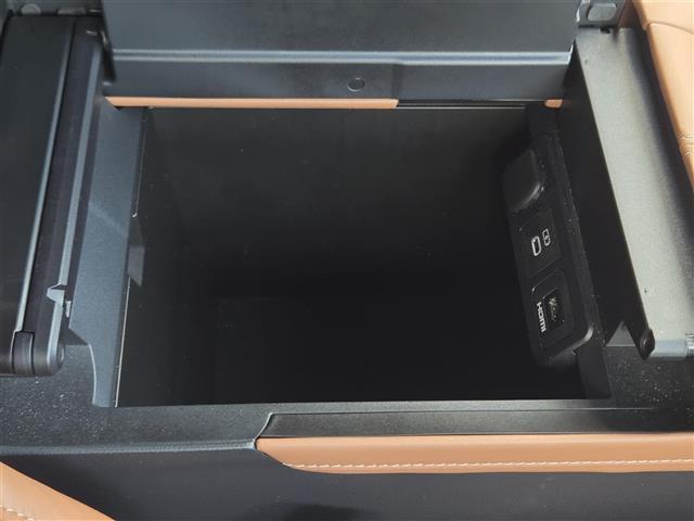 店頭在庫以外にも全国約４万台※の在庫から、ぴったりな１台をご提案します！※２０２３年１０月現在の在庫台数です。売約済の可能性があります。