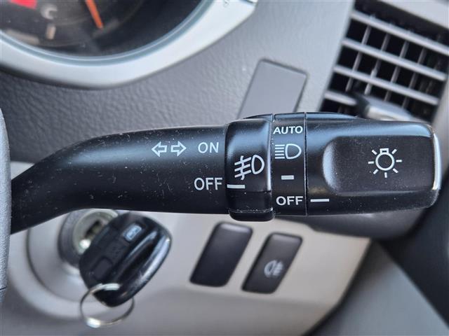 ハイラックスサーフ ＳＳＲ－Ｘ　社外ＳＤナビ（ＣＮ－ＨＥ０２ＷＤ）　Ｂｌｕｅｔｏｏｔｈオーディオ　フルセグテレビ　バックカメラ　ＥＴＣ　イージークローザ　スタッドレスタイヤ積載　エンジンイモビライザ　純正アルミホイール（１６インチ）（5枚目）