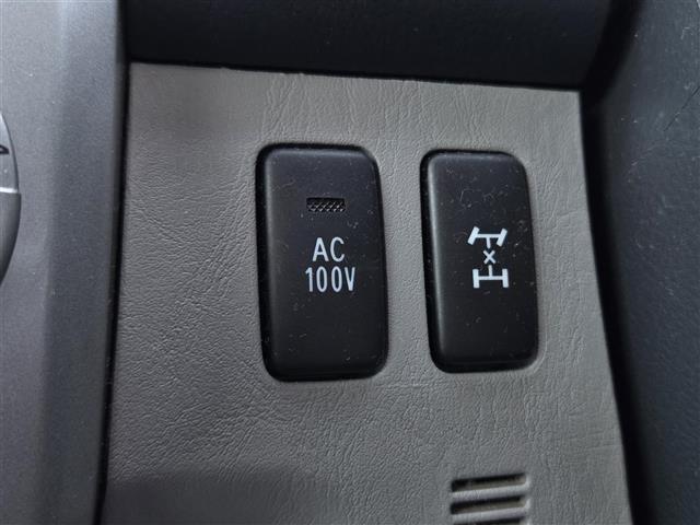 ハイラックスサーフ ＳＳＲ－Ｘ　社外ＳＤナビ（ＣＮ－ＨＥ０２ＷＤ）　Ｂｌｕｅｔｏｏｔｈオーディオ　フルセグテレビ　バックカメラ　ＥＴＣ　イージークローザ　スタッドレスタイヤ積載　エンジンイモビライザ　純正アルミホイール（１６インチ）（8枚目）