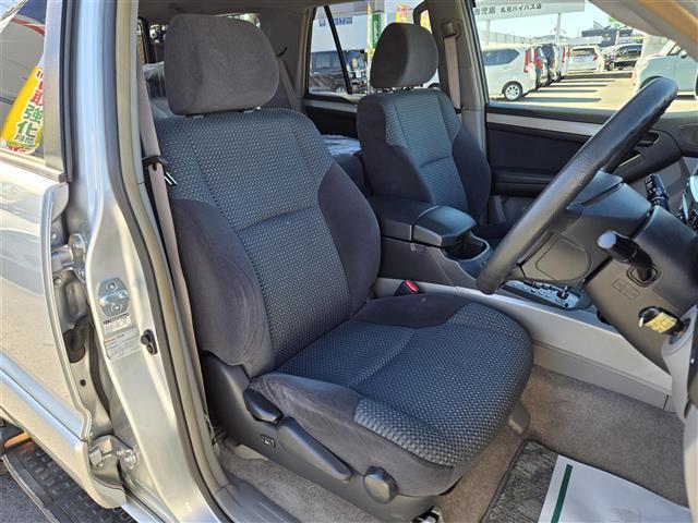 ハイラックスサーフ ＳＳＲ－Ｘ　社外ＳＤナビ（ＣＮ－ＨＥ０２ＷＤ）　Ｂｌｕｅｔｏｏｔｈオーディオ　フルセグテレビ　バックカメラ　ＥＴＣ　イージークローザ　スタッドレスタイヤ積載　エンジンイモビライザ　純正アルミホイール（１６インチ）（15枚目）