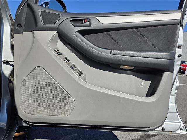 ハイラックスサーフ ＳＳＲ－Ｘ　社外ＳＤナビ（ＣＮ－ＨＥ０２ＷＤ）　Ｂｌｕｅｔｏｏｔｈオーディオ　フルセグテレビ　バックカメラ　ＥＴＣ　イージークローザ　スタッドレスタイヤ積載　エンジンイモビライザ　純正アルミホイール（１６インチ）（18枚目）