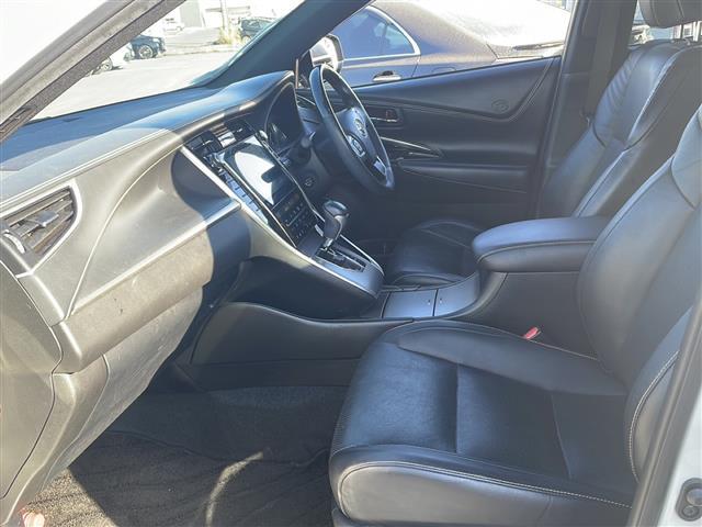 ハリアー プログレス　メタル　アンド　レザーパッケージ　サンルーフパワーバックドア前後ドライブレコーダー純正ナビ全方位バックカメラＥＴＣ本革シートパワーシート衝突被害軽減装置横滑り防止装置盗難防止装置レーンキープアシストオートライト（17枚目）