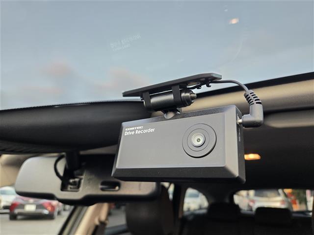 アテンザワゴン ＸＤ　純正ＳＤナビ（ＣＡ９Ｋ３）　レーダークルーズコントロール　ビルトインＥＴＣ　ドライブレコーダー　Ｂｌｕｅｔｏｏｔｈオーディオ　フルセグテレビ　バックカメラ　ＨＩＤヘッドライト　パドルシフト（17枚目）