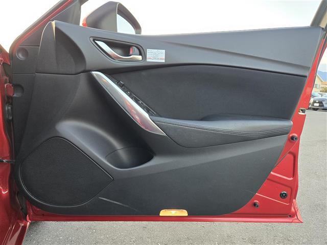 アテンザワゴン ＸＤ　純正ＳＤナビ（ＣＡ９Ｋ３）　レーダークルーズコントロール　ビルトインＥＴＣ　ドライブレコーダー　Ｂｌｕｅｔｏｏｔｈオーディオ　フルセグテレビ　バックカメラ　ＨＩＤヘッドライト　パドルシフト（20枚目）