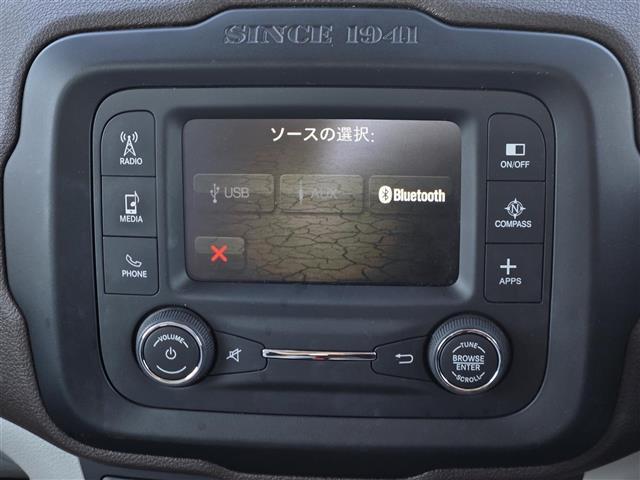 ジープ・レネゲード リミテッド　クルーズコントロール　バックカメラ　ドライブレコーダー　Ｂｌｕｅｔｏｏｔｈオーディオ　ＥＴＣ　Ｄ＋Ｎ席パワーシート　Ｄ＋Ｎ席シートヒーター　ステアリングヒーター　純正アルミホイール（１７インチ）（10枚目）